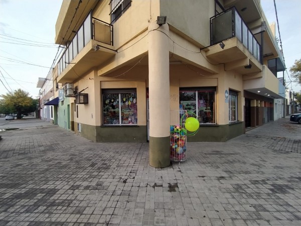 Local Comercial inmenso a pocas cuadras de Av. Alberdi