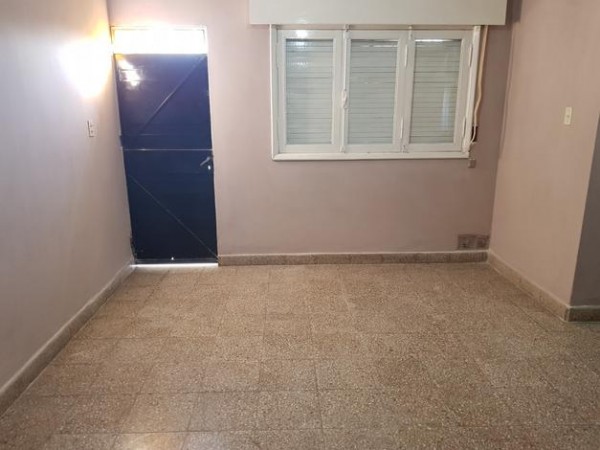 SAN MARTIN 6000. CASA FRENTE Amplio Patio. 2 Dormitorios.