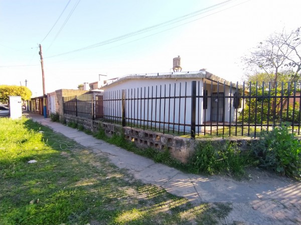 España 6400, esquina Pje 509, 3 dormitorios.