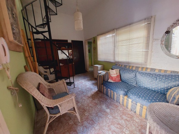 Saavedra 700-Casa de pasillo, 3 dormitorios, patio y terraza amplia.