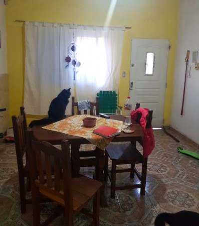 España 3800, planta baja, 1 dormitorio. 