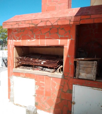 Magallanes 1174, dos dormitorios, terraza con parrillero.