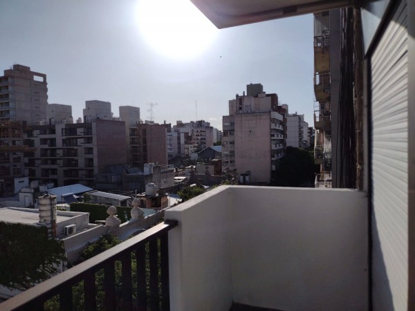 Zeballos 1056, departamento un dormitorio con balcon. Centro.