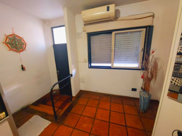 3 de Febrero y Pueyrredon. Duplex 2 dormitorios, Balcon, Cochera. 