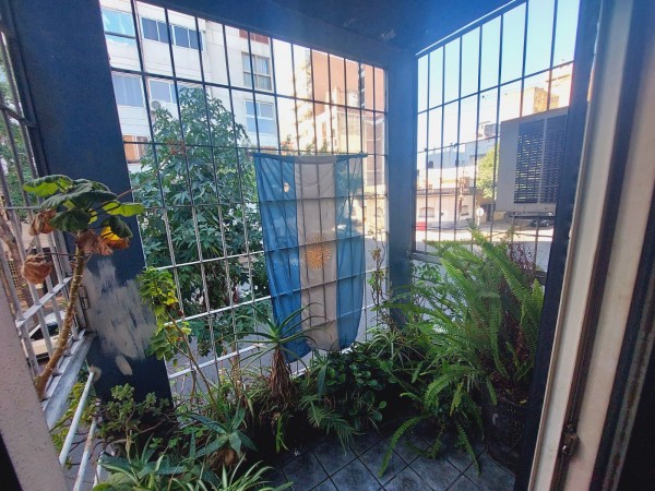 3 de Febrero y Pueyrredon. Duplex 2 dormitorios, Balcon, Cochera. 