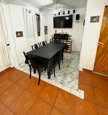 Avellaneda y Mosconi, Barrio Acindar, 2 departamentos, ideal dos familias.