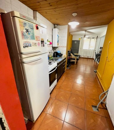 Avellaneda y Mosconi, Barrio Acindar, 2 departamentos, ideal dos familias.