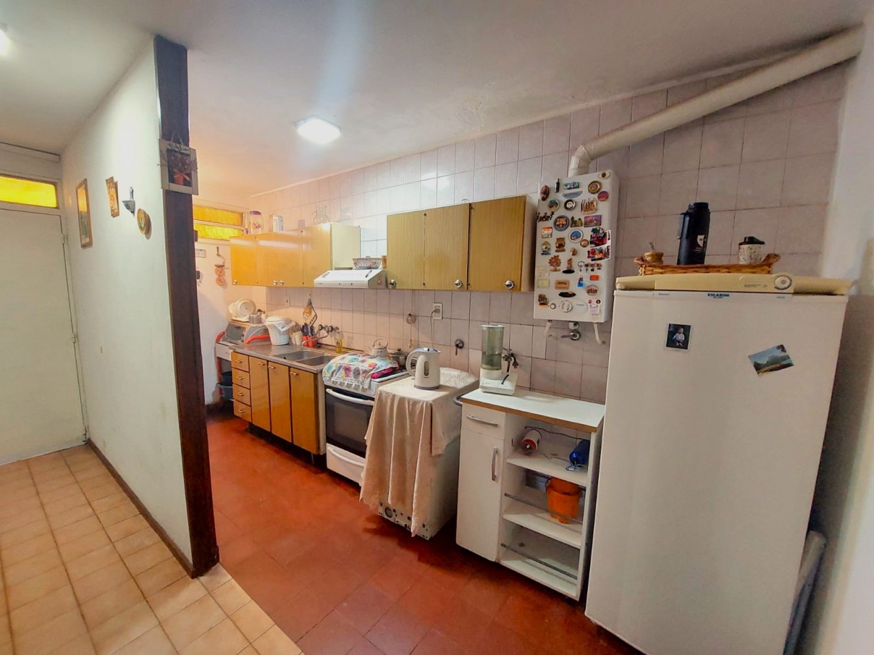 Avellaneda 1800, Departamento Duplex, 2 dormitorios, 2do piso por escalera.