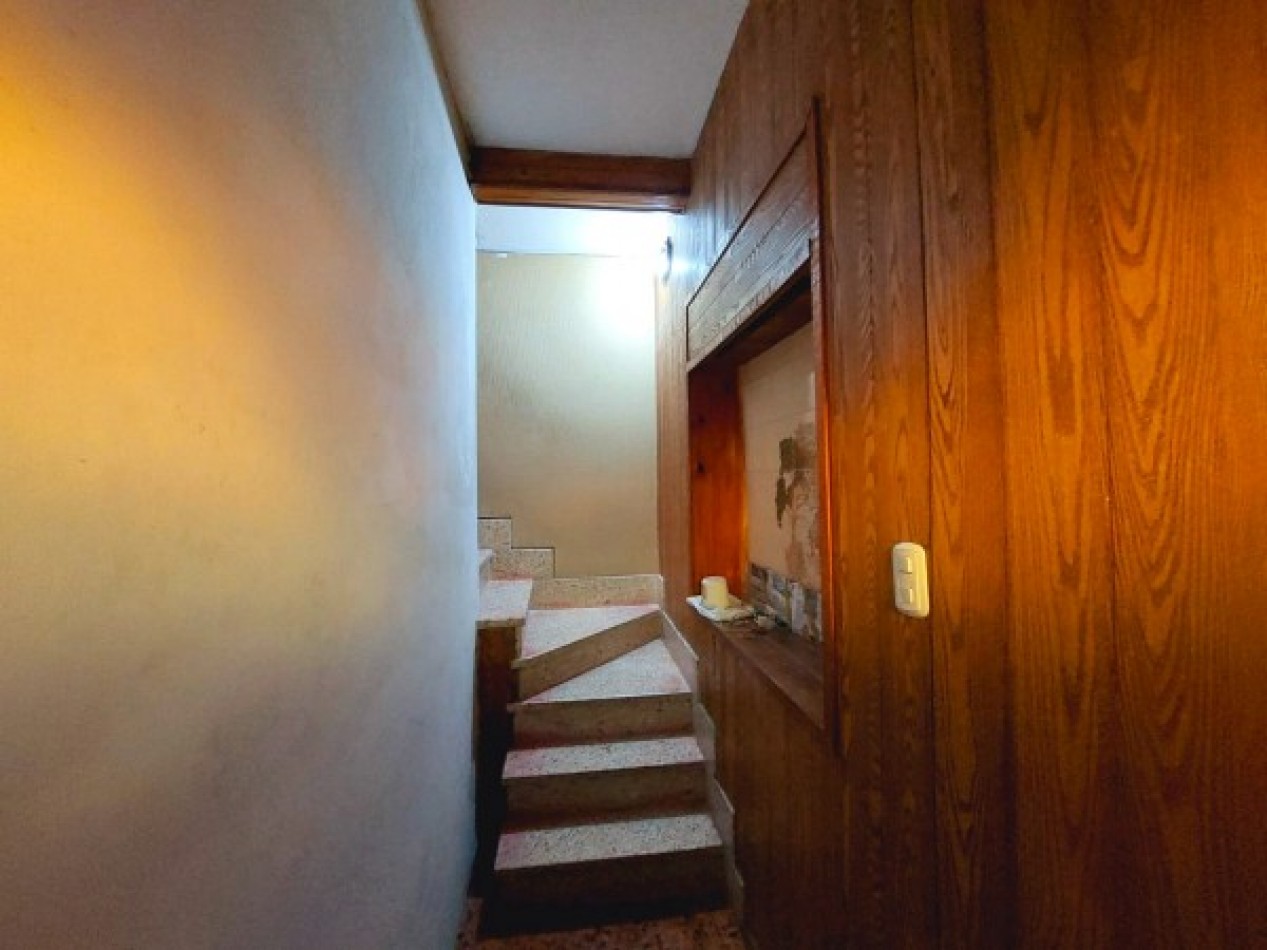 Liniers 1200, dos casas y un local en venta, en conjunto.