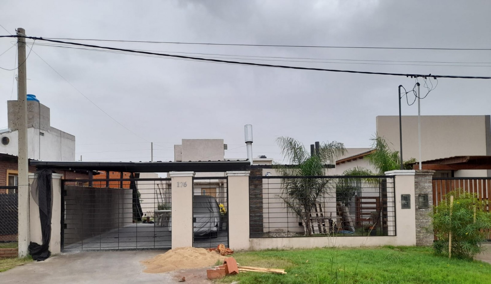 Campiñas de Piñero, Inmigrantes y Av Las campiñas, 3 dormitorios, Piscina. Cochera.