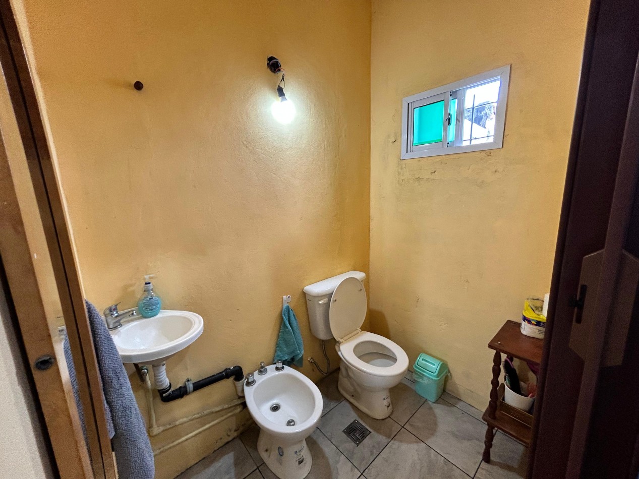 ZAVALLA, Sarmiento 3800, 3 dormitorios, patio, cochera amplia! PERMUTAS!