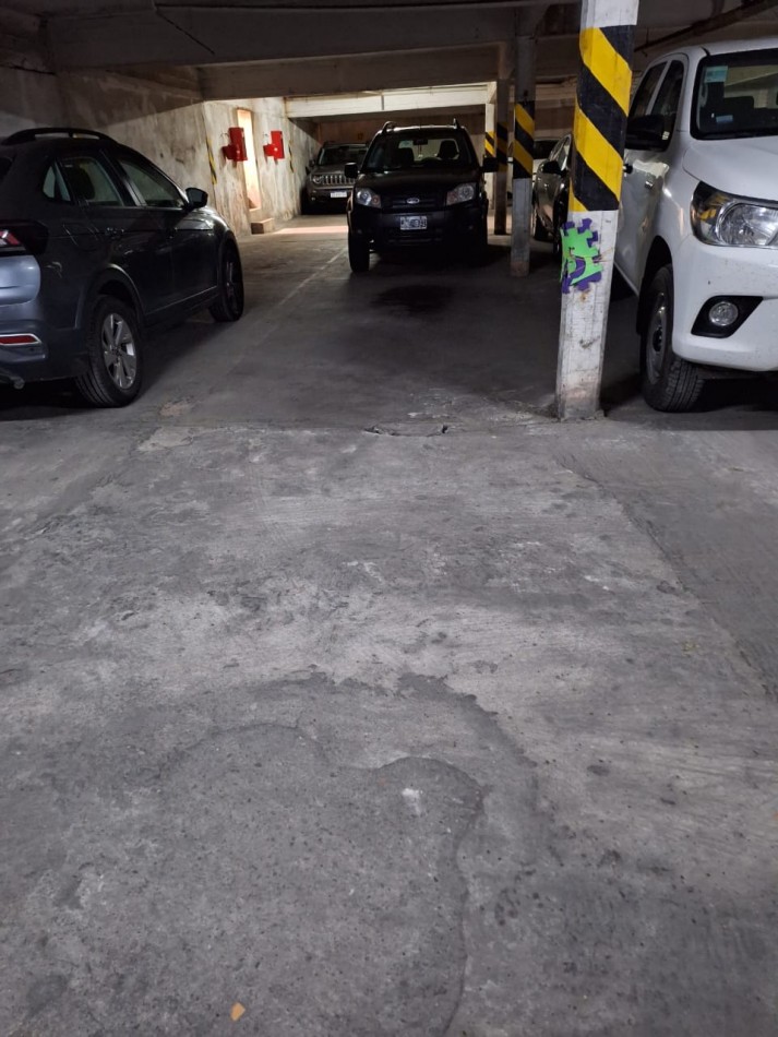 Zeballos 852, cochera, subsuelo, ubicacion privilegiada!