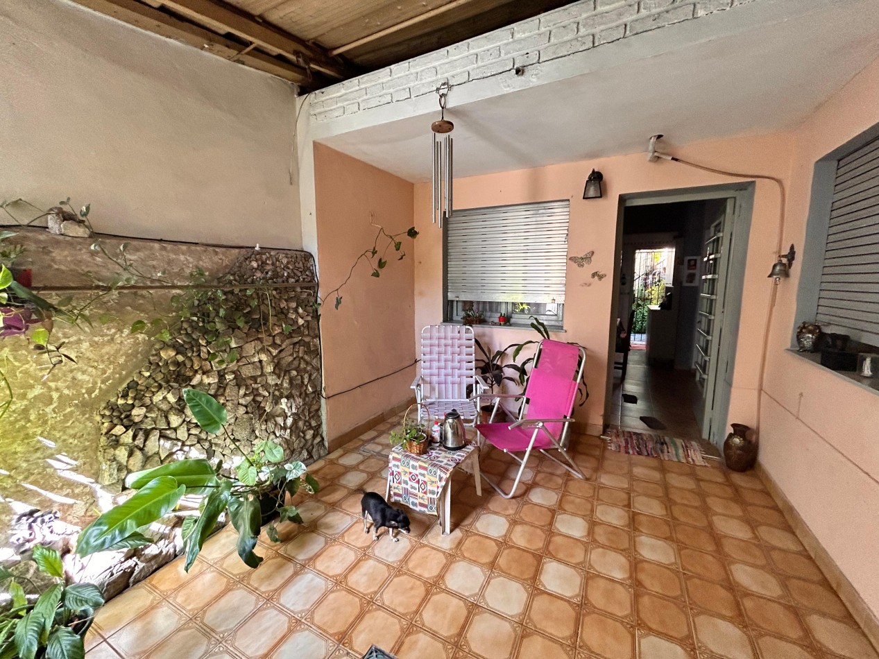 España 3400, casa dos dormitorios, pasillo exclusivo, oportunidad