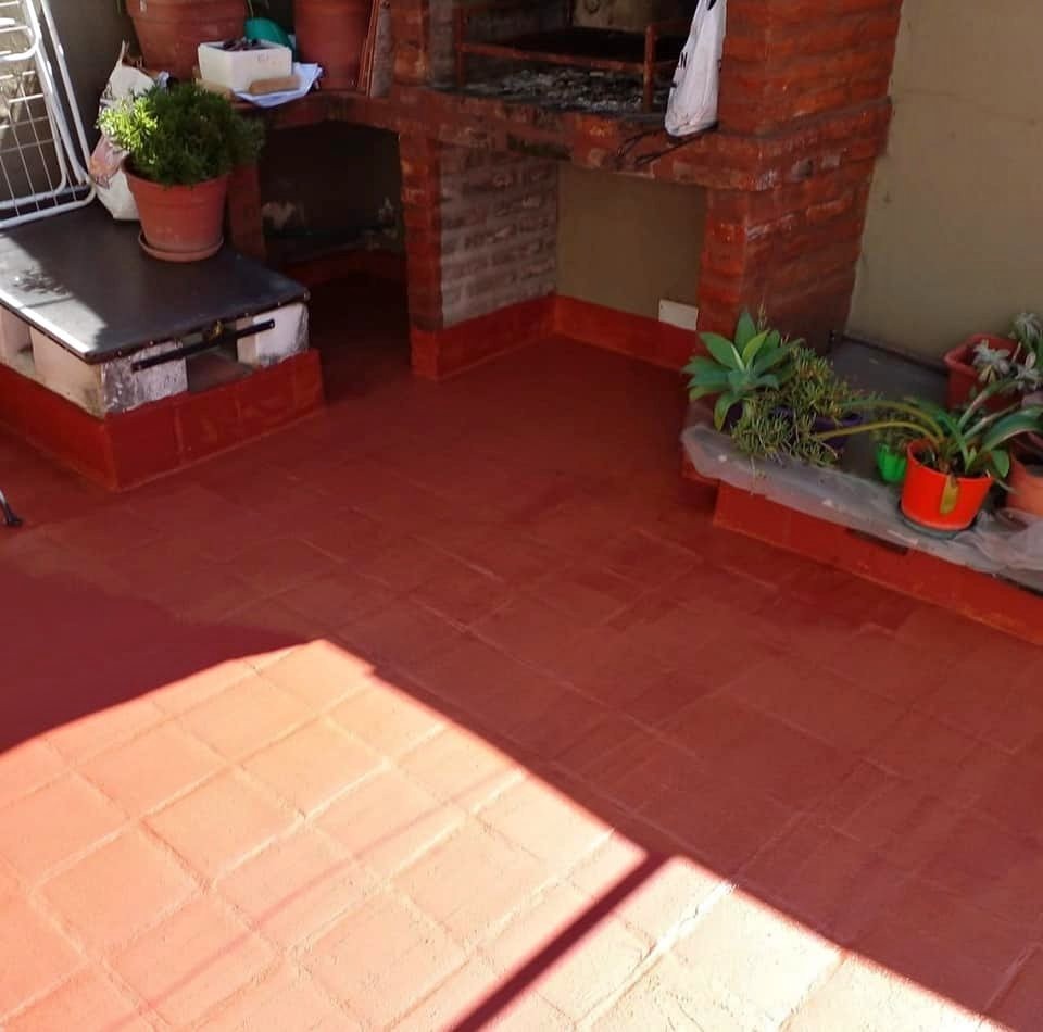 Jujuy 1900. Propiedad de pasillo, Duplex 2 dormitorios con Terraza exclusiva
