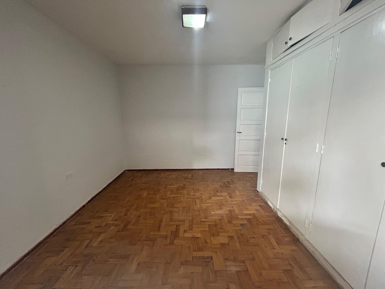 Suipacha 2200, un dormitorio, departamento de pasillo. Planta baja
