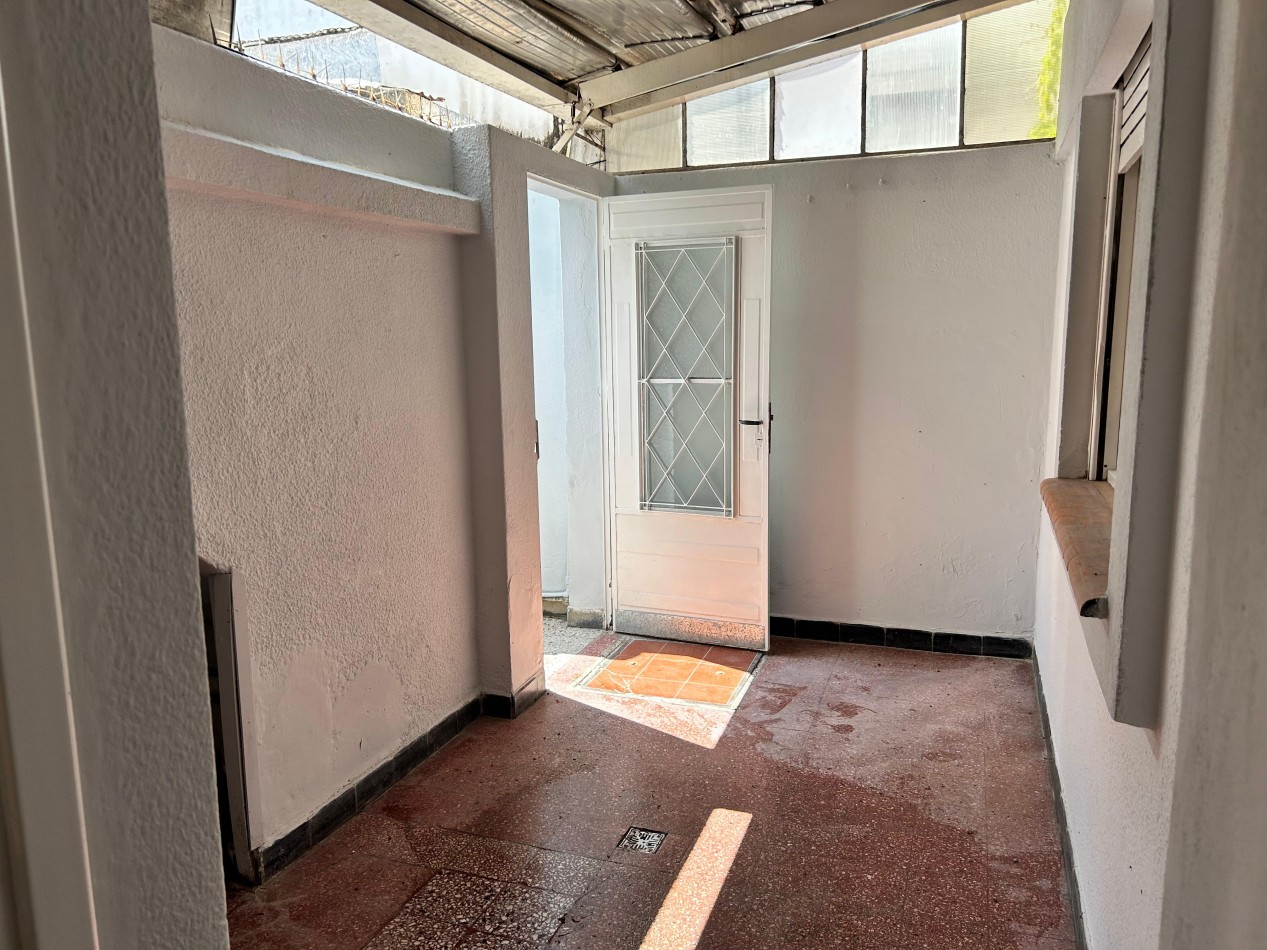 Suipacha 2200, un dormitorio, departamento de pasillo. Planta baja