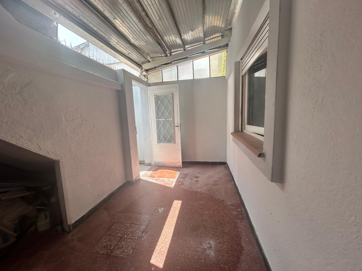 Suipacha 2200, un dormitorio, departamento de pasillo. Planta baja