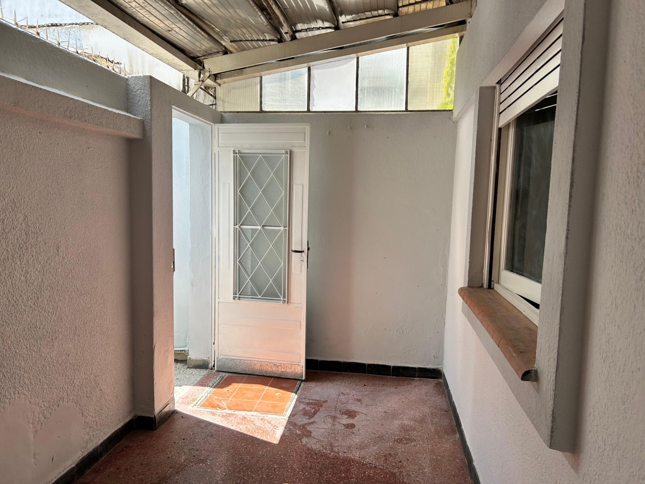 Suipacha 2200, un dormitorio, departamento de pasillo. Planta baja