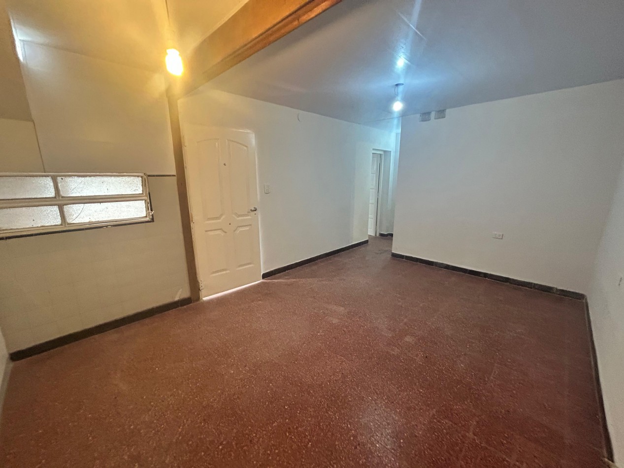 Suipacha 2200, un dormitorio, departamento de pasillo. Planta baja