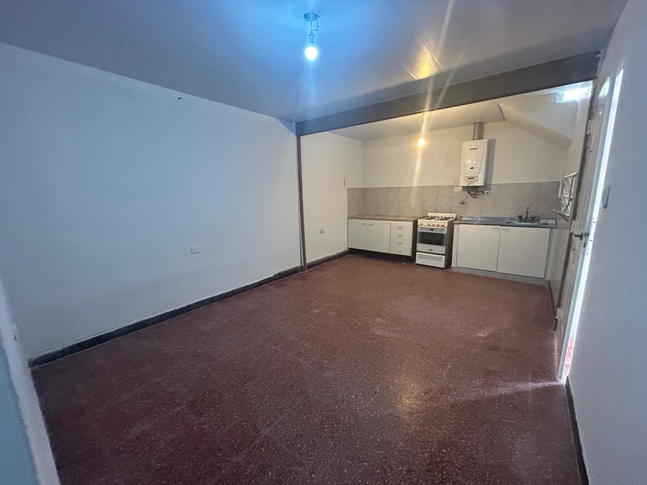 Suipacha 2200, un dormitorio, departamento de pasillo. Planta baja
