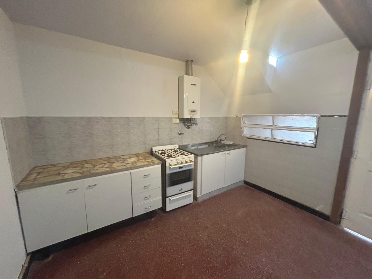 Suipacha 2200, un dormitorio, departamento de pasillo. Planta baja