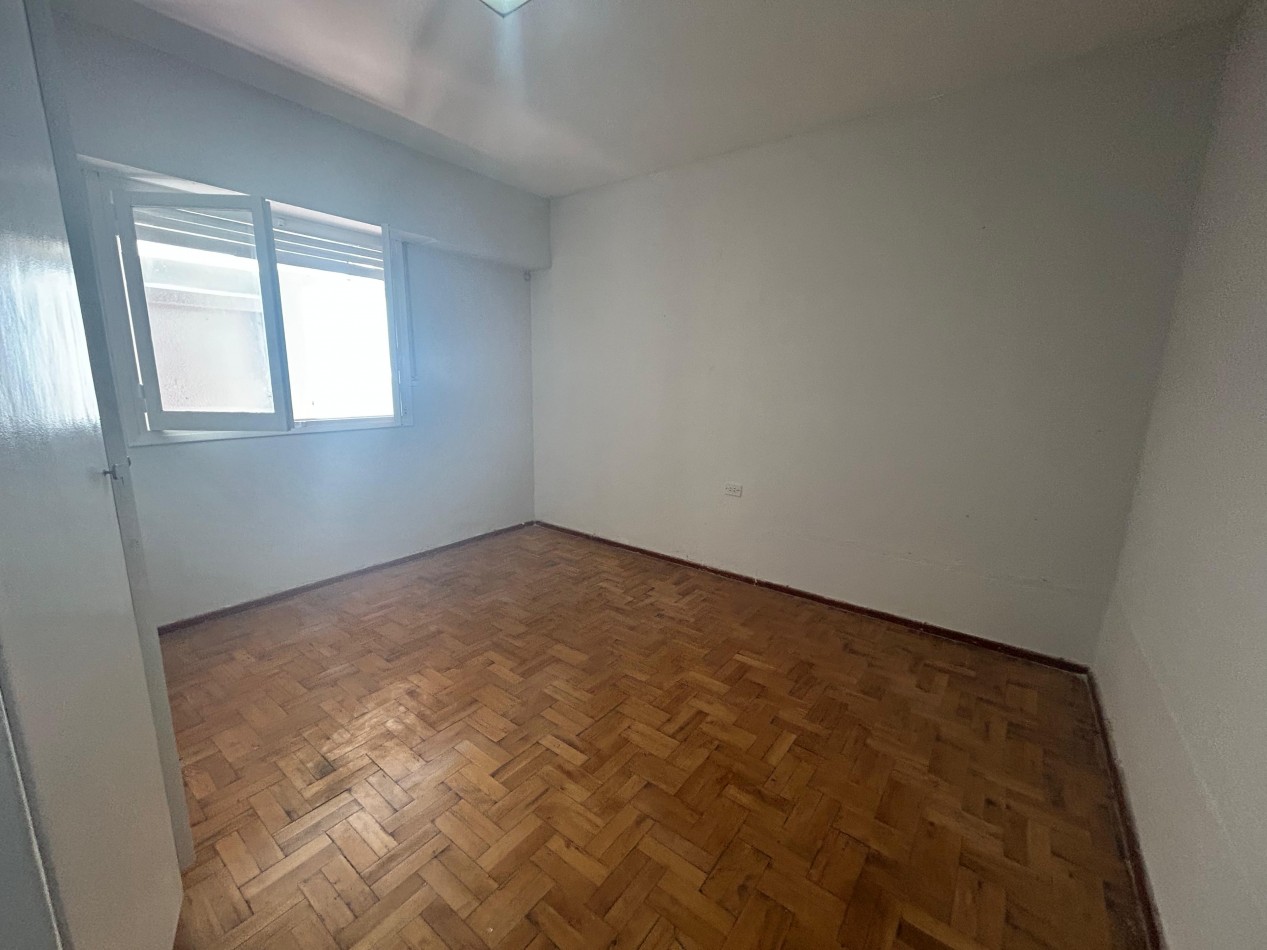 Suipacha 2200, un dormitorio, departamento de pasillo. Planta baja