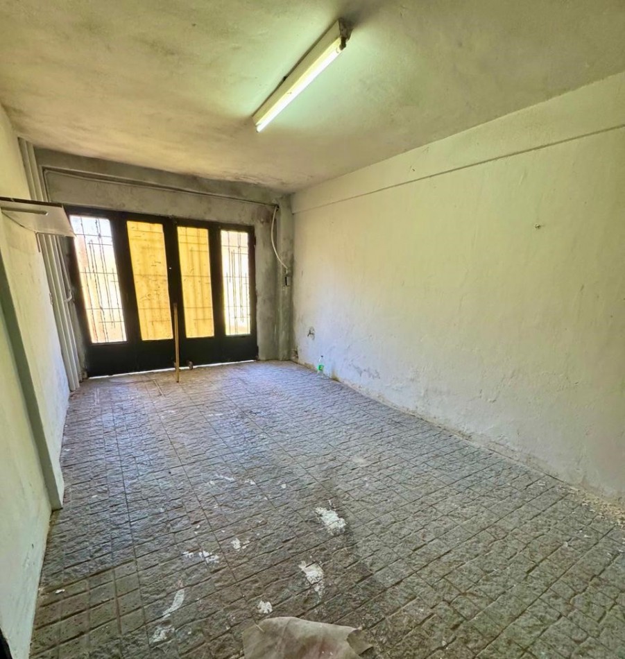 Gorriti 7100, casa de 3 dormitorios, patio, cochera.