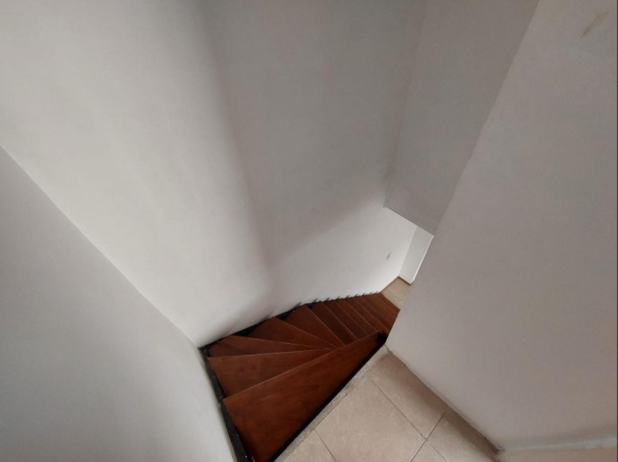 26 de Agosto al 800, Departamento interno, duplex de un dormitorio