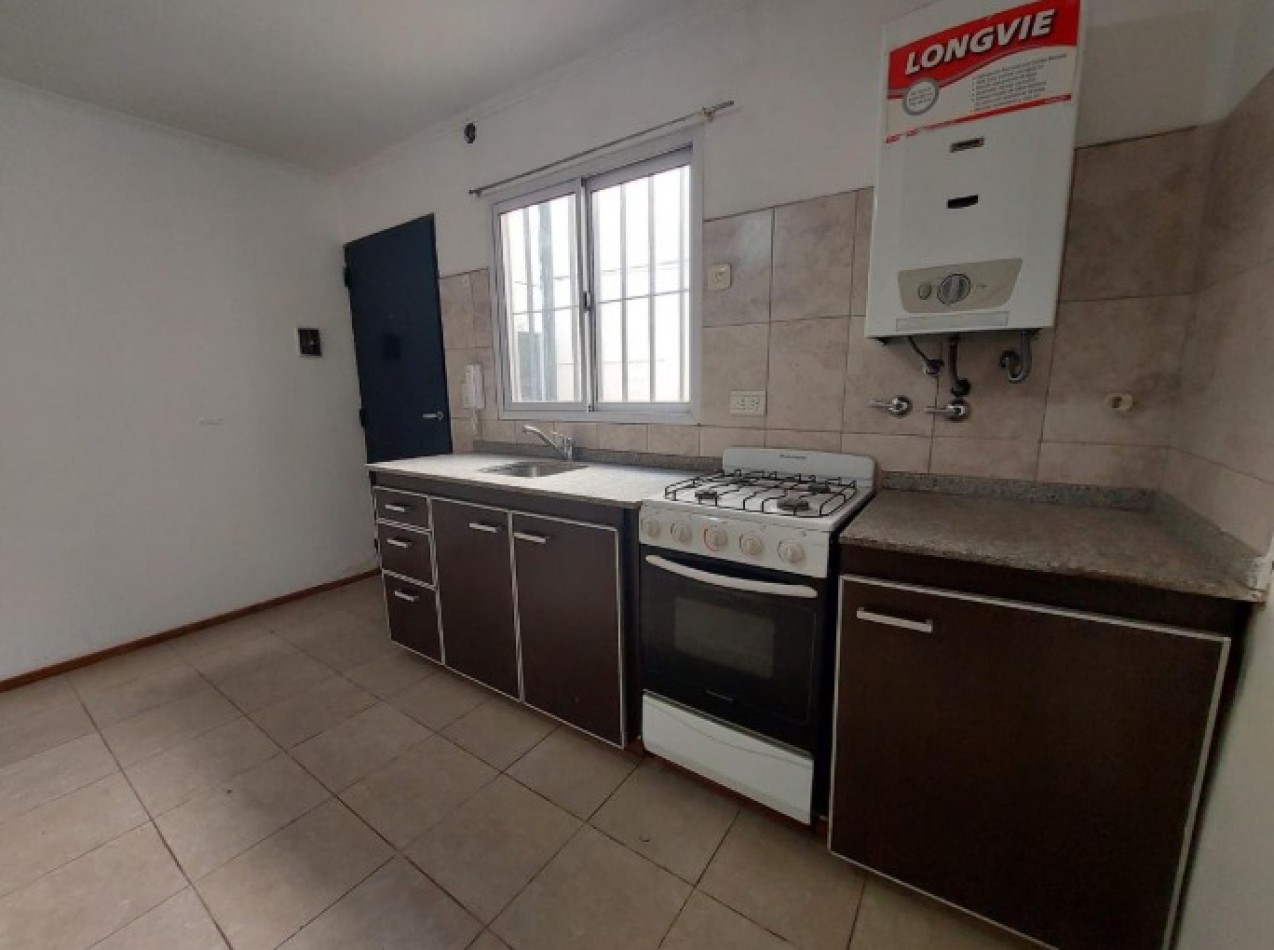 26 de Agosto al 800, Departamento interno, duplex de un dormitorio