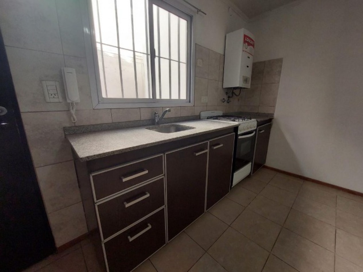 26 de Agosto al 800, Departamento interno, duplex de un dormitorio