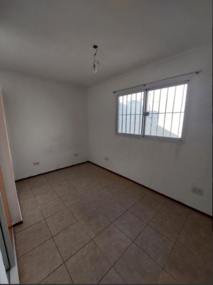 26 de Agosto al 800, Departamento interno, duplex de un dormitorio