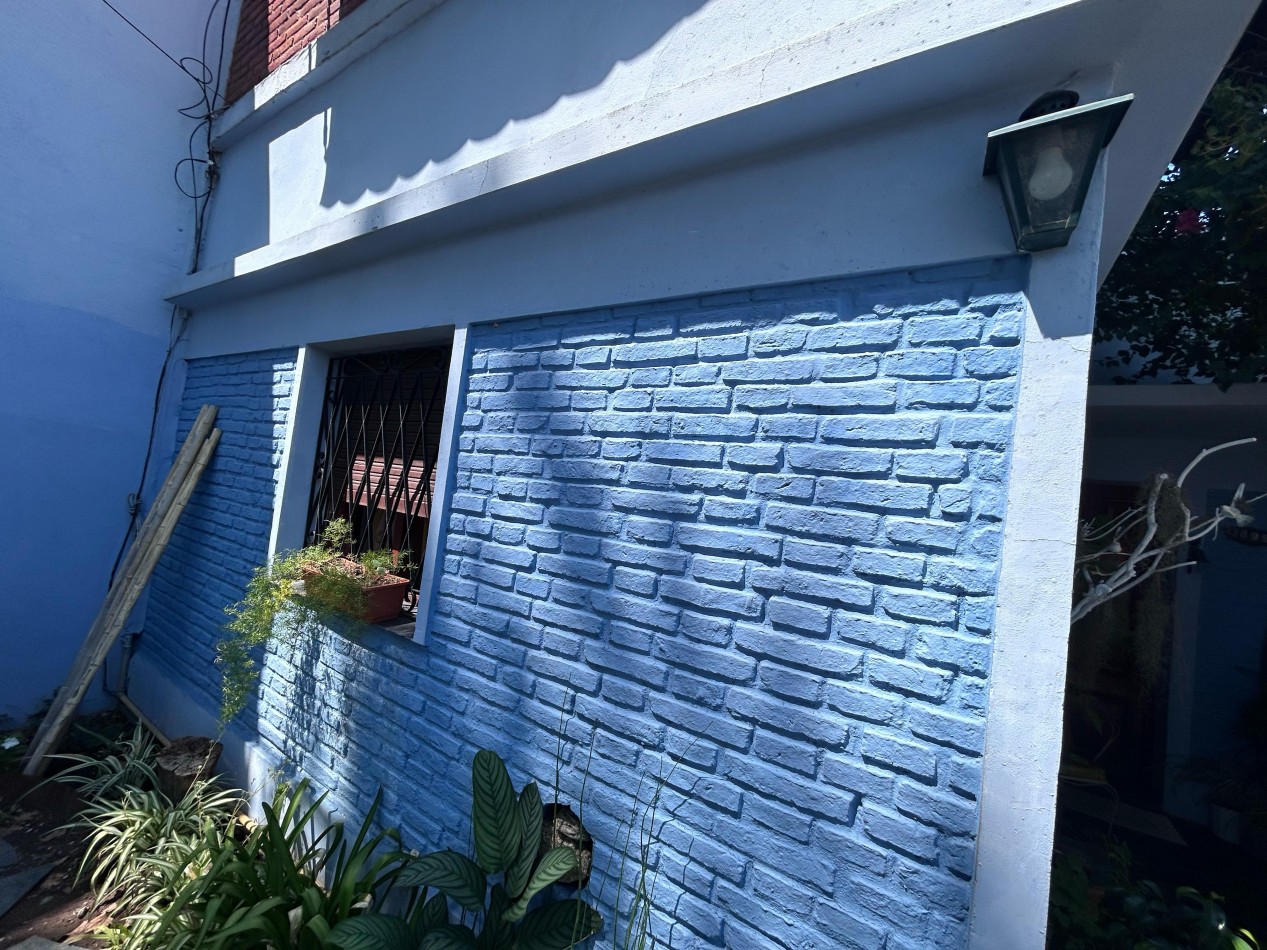 Rueda 1800, esquina Dorrego, 2 dormitorios, quincho. 