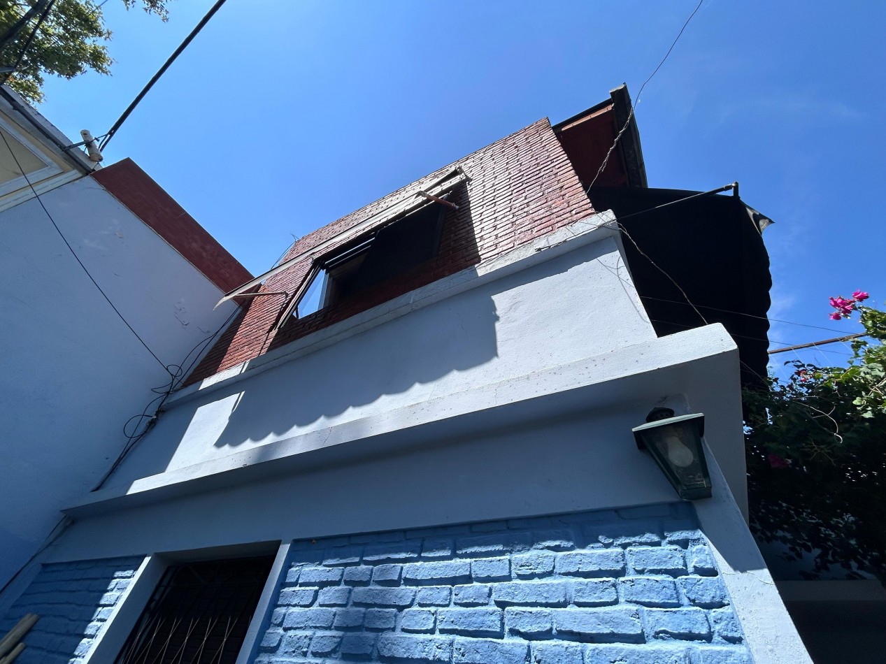Rueda 1800, esquina Dorrego, 2 dormitorios, quincho. 