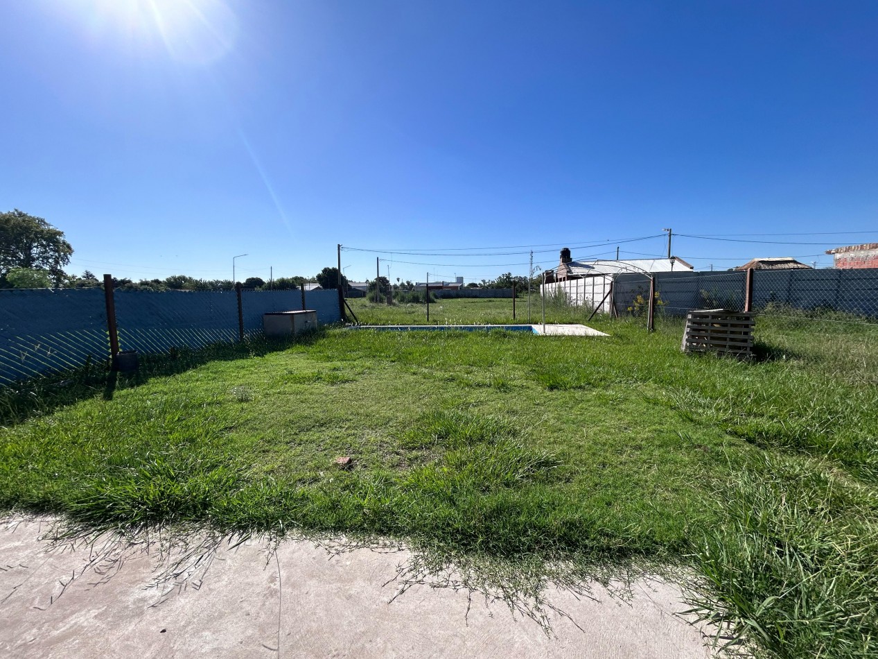 Villa Mugueta, propiedad 1 dormitorio planta alta, con pileta de material, oportunidad
