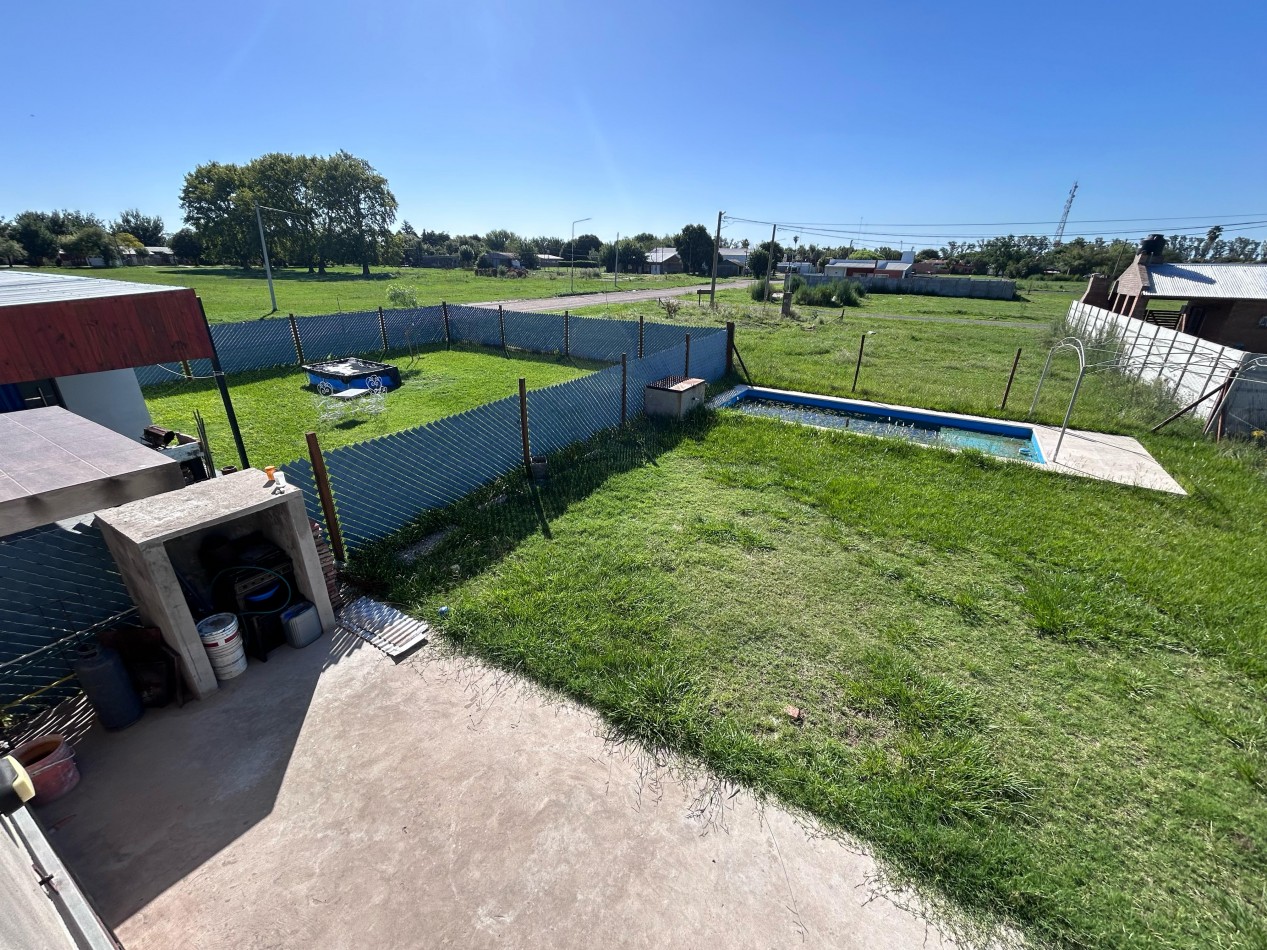 Villa Mugueta, propiedad 1 dormitorio planta alta, con pileta de material, oportunidad