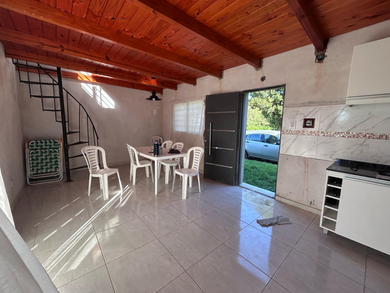 Villa Mugueta, propiedad 1 dormitorio planta alta, con pileta de material, oportunidad