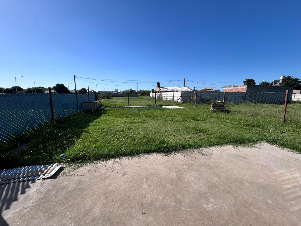 Villa Mugueta, propiedad 1 dormitorio planta alta, con pileta de material, oportunidad