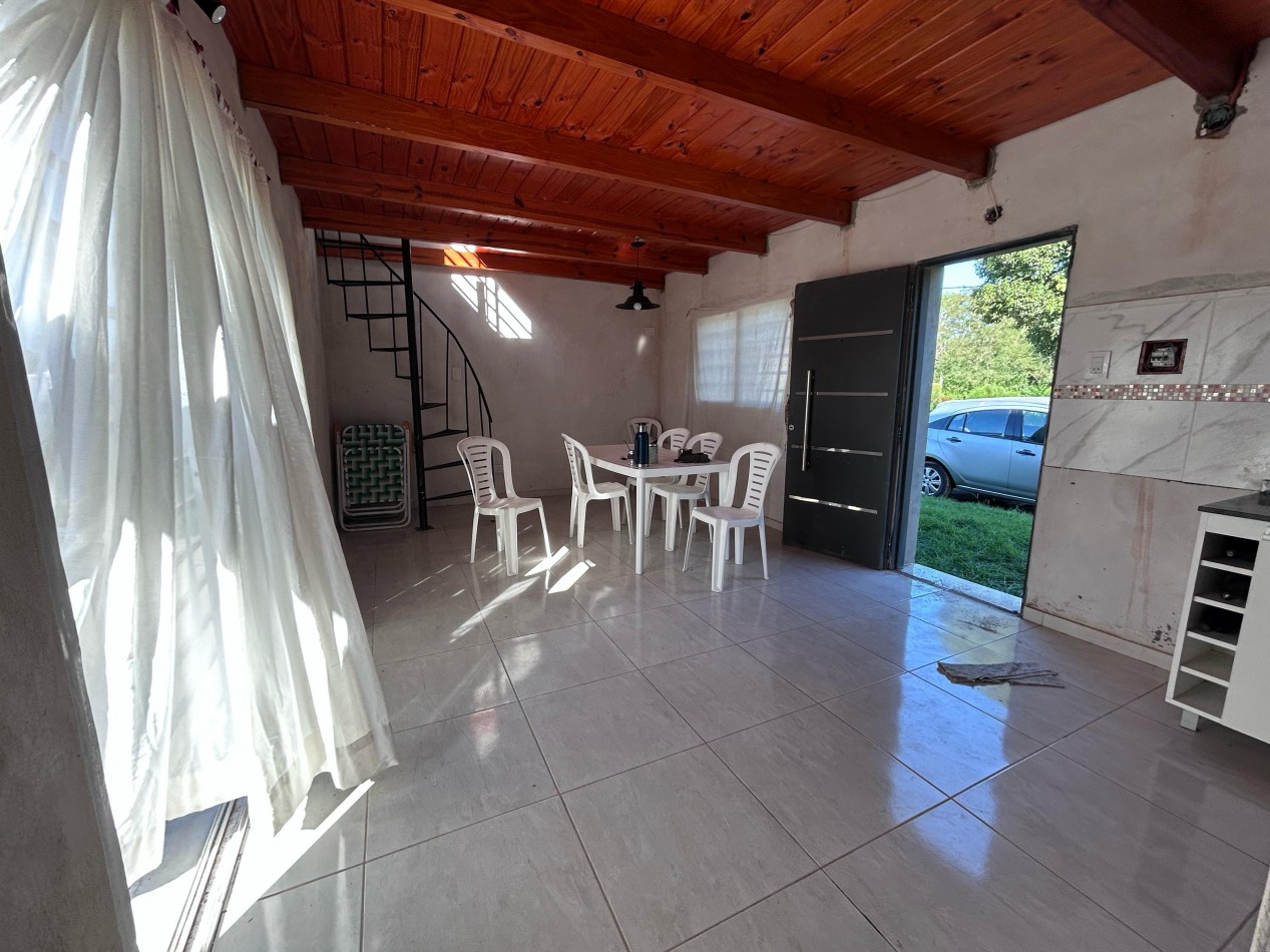 Villa Mugueta, propiedad 1 dormitorio planta alta, con pileta de material, oportunidad