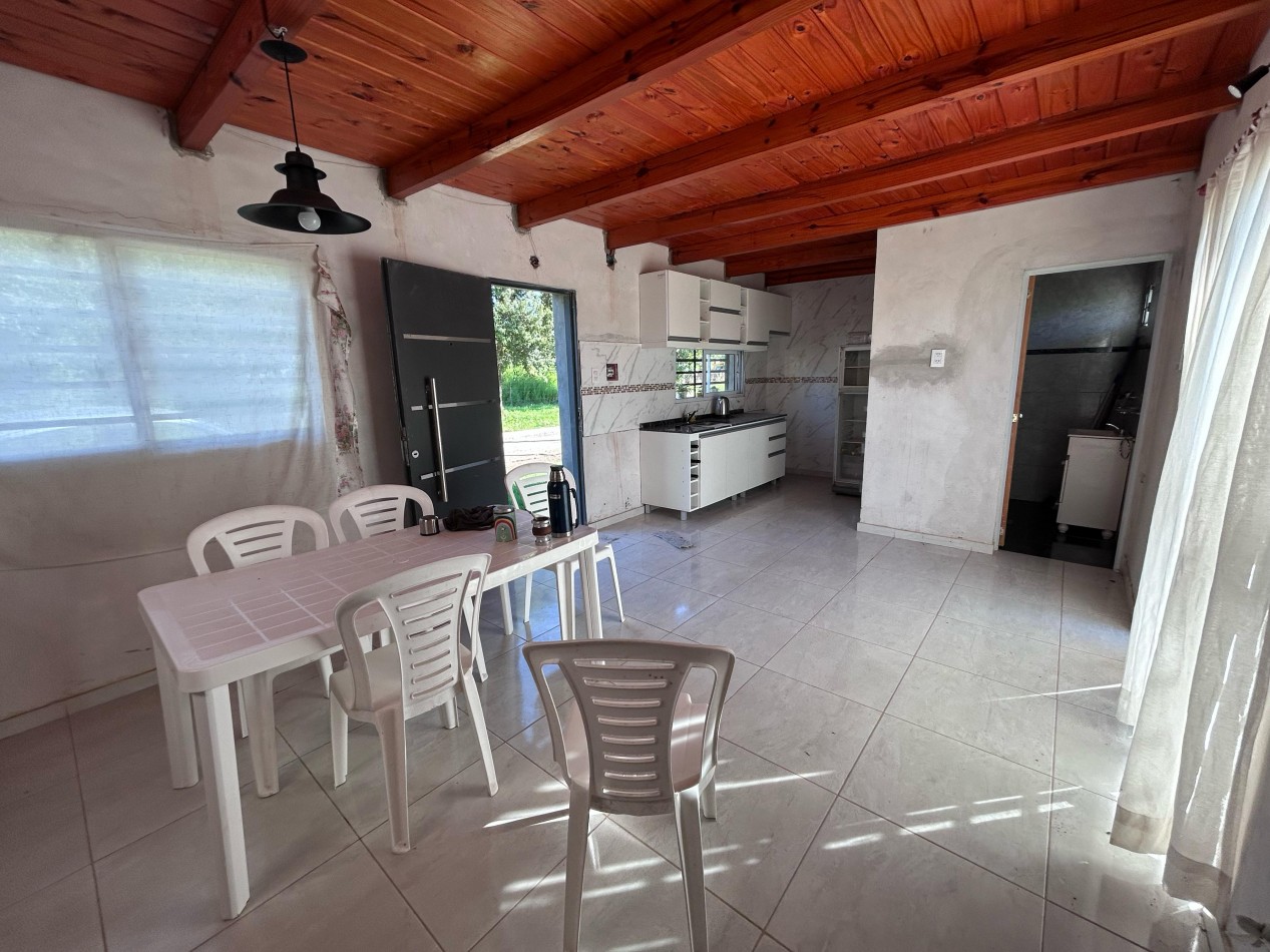 Villa Mugueta, propiedad 1 dormitorio planta alta, con pileta de material, oportunidad