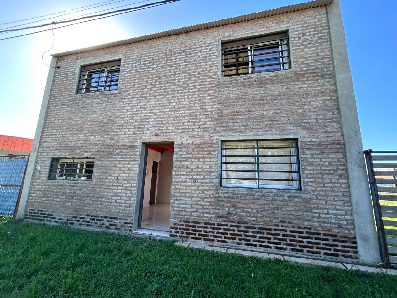 Villa Mugueta, propiedad 1 dormitorio planta alta, con pileta de material, oportunidad