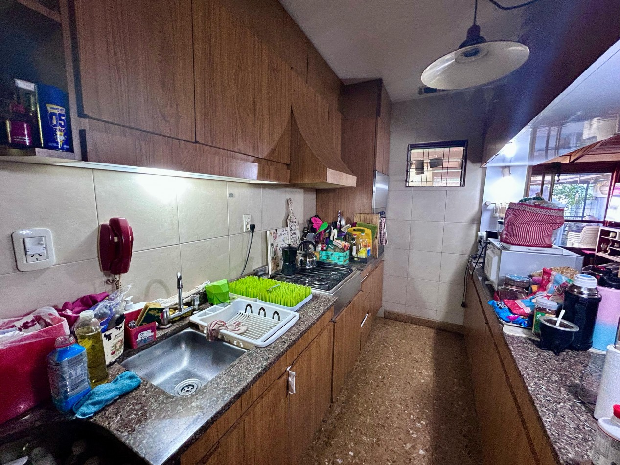 Casa Dr Rivas 1600, 3 dormitoriorios, galeria, patio amplio, cochera.