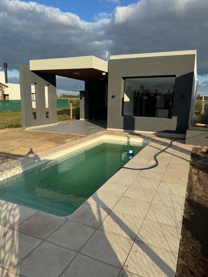 Pueblo Esther, Barrio Brisanova, Casa a estrenar de 3 dormitorios y pileta 
