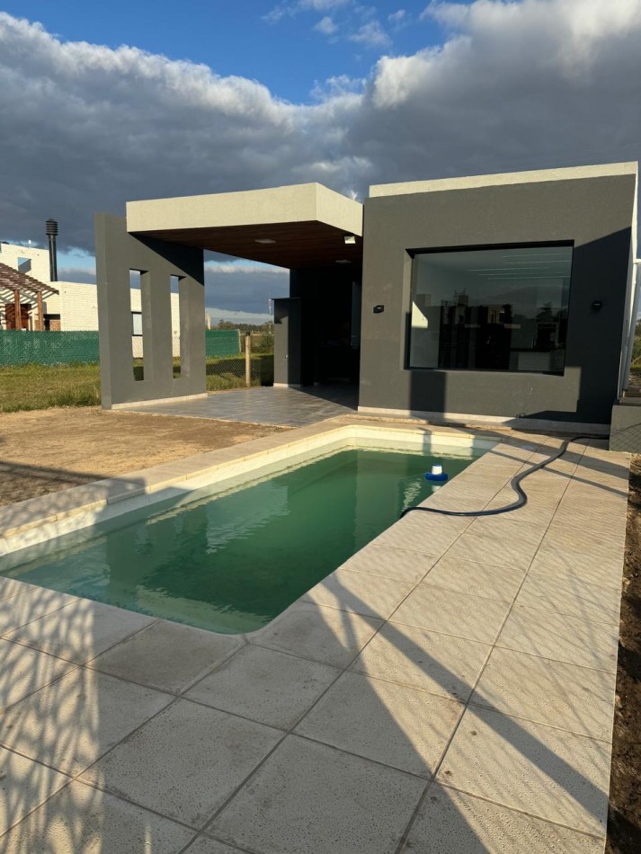 Pueblo Esther, Barrio Brisanova, Casa a estrenar de 3 dormitorios y pileta 