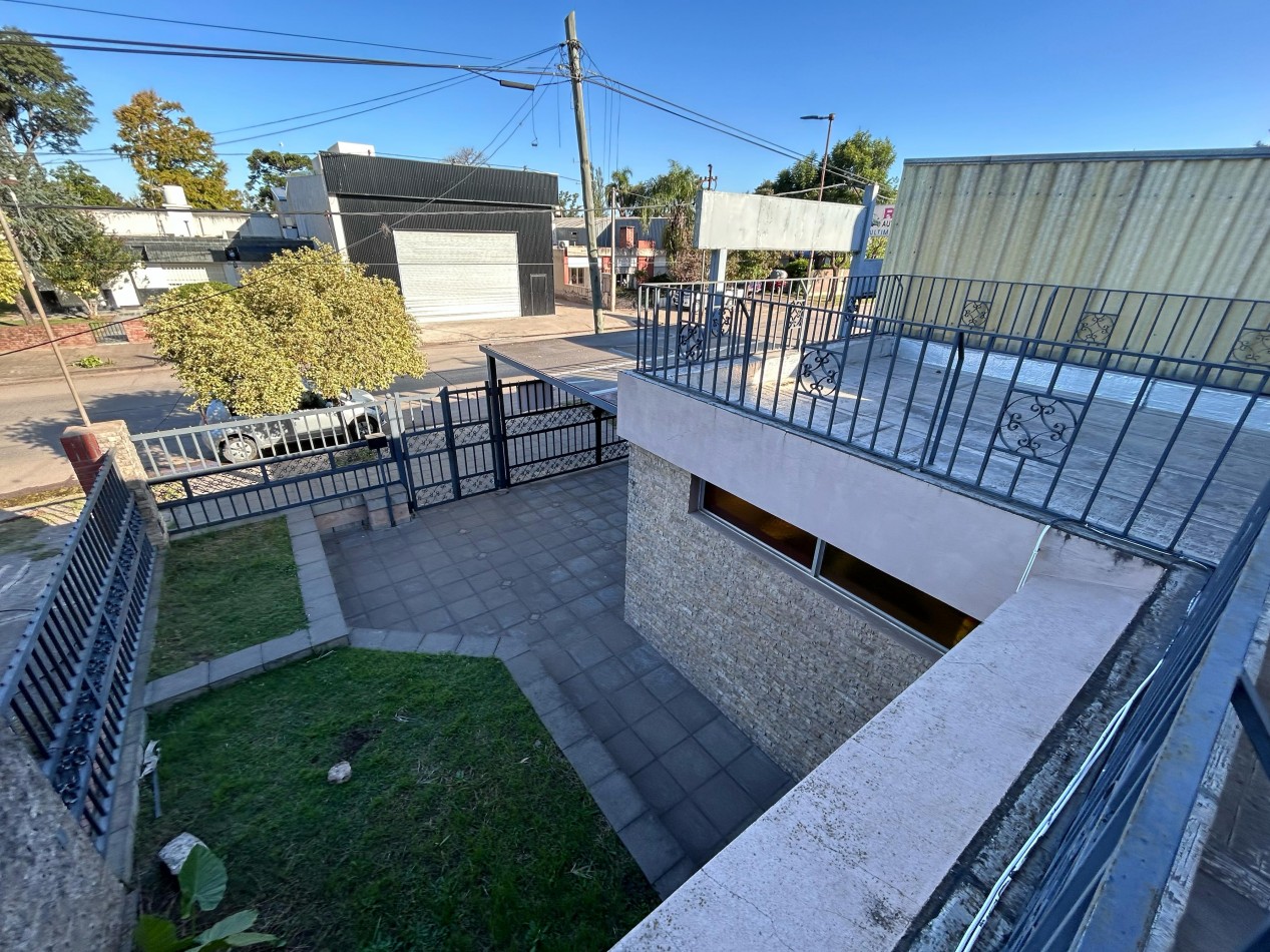 Casilda, Buenos Aires 4000, casa 3 dormitorios, cochera, patio.