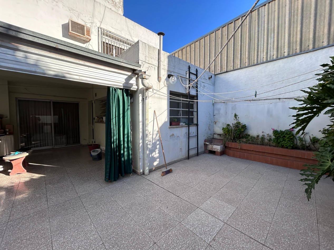 Casilda, Buenos Aires 4000, casa 3 dormitorios, cochera, patio.
