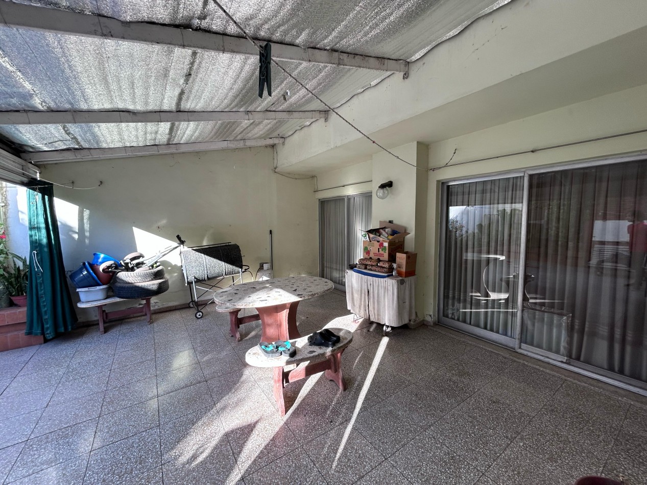 Casilda, Buenos Aires 4000, casa 3 dormitorios, cochera, patio.
