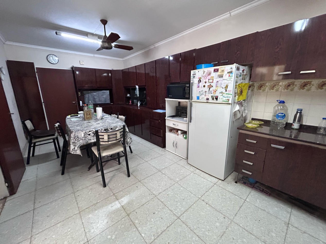 Casilda, Buenos Aires 4000, casa 3 dormitorios, cochera, patio.