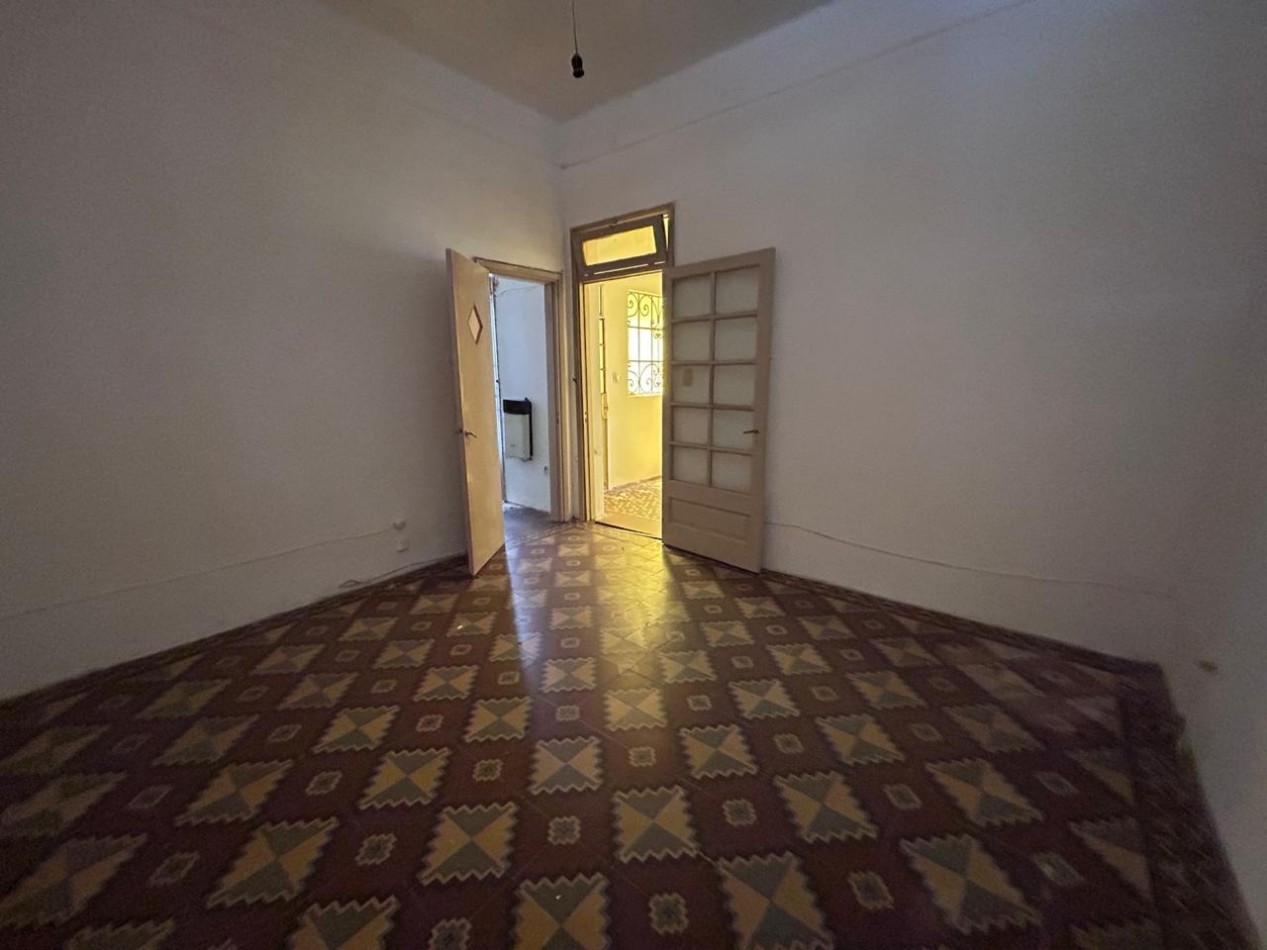 Jose Ingenieros 800, pasillo, 1 dormitorio + comodin, patio, terraza.