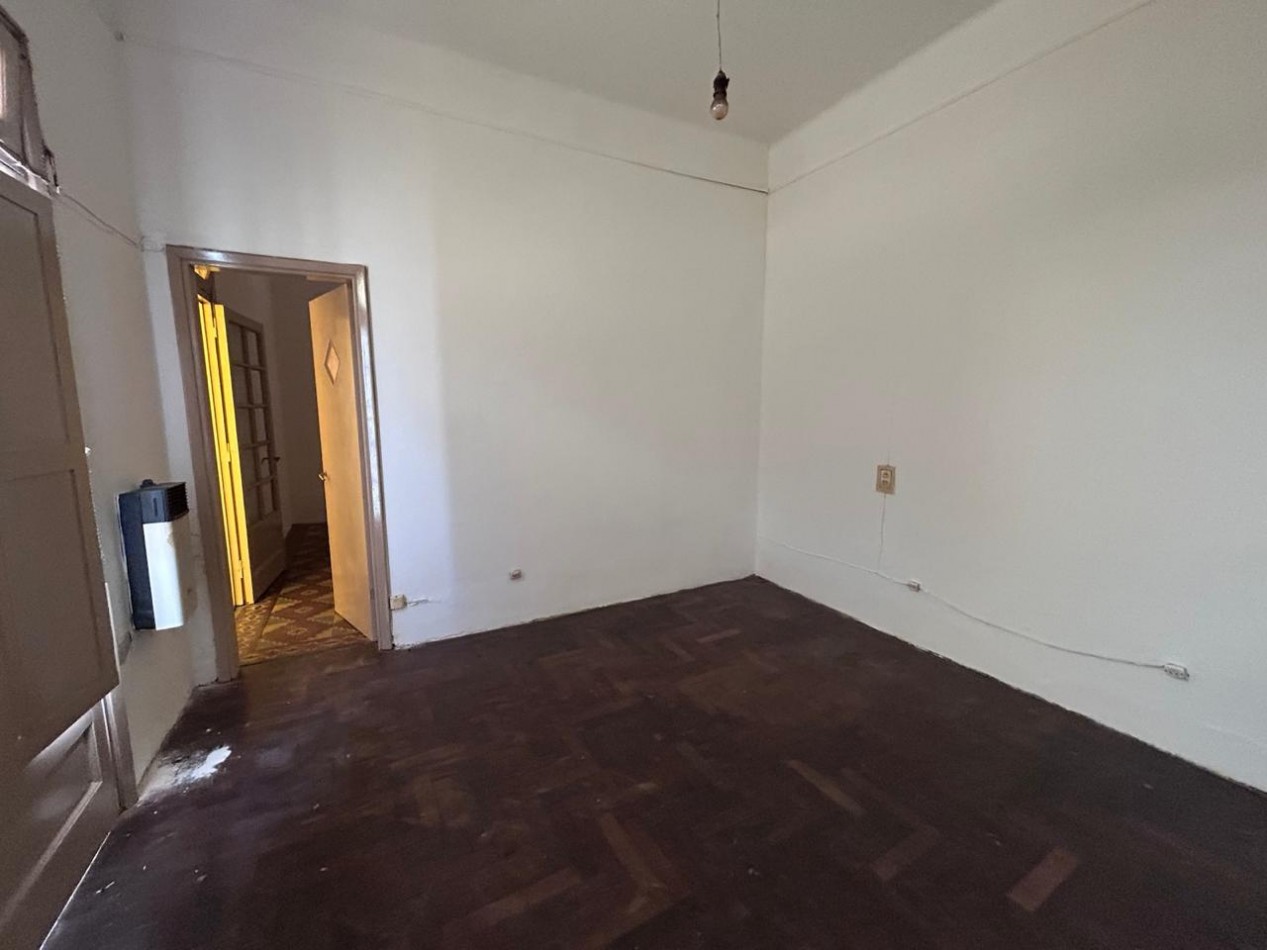 Jose Ingenieros 800, pasillo, 1 dormitorio + comodin, patio, terraza.