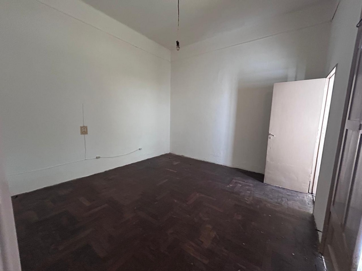 Jose Ingenieros 800, pasillo, 1 dormitorio + comodin, patio, terraza.